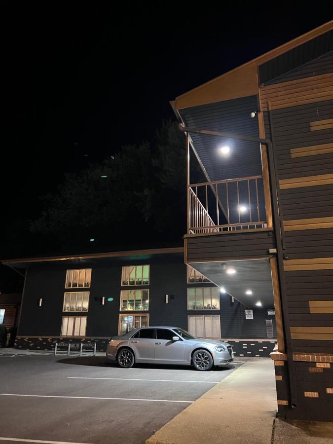 Rosewood Garden Hotel Lake Delton Exterior photo